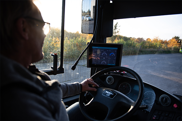 PilUDE: Blick ins Cockpit eines umgerüsteten E-Busses.