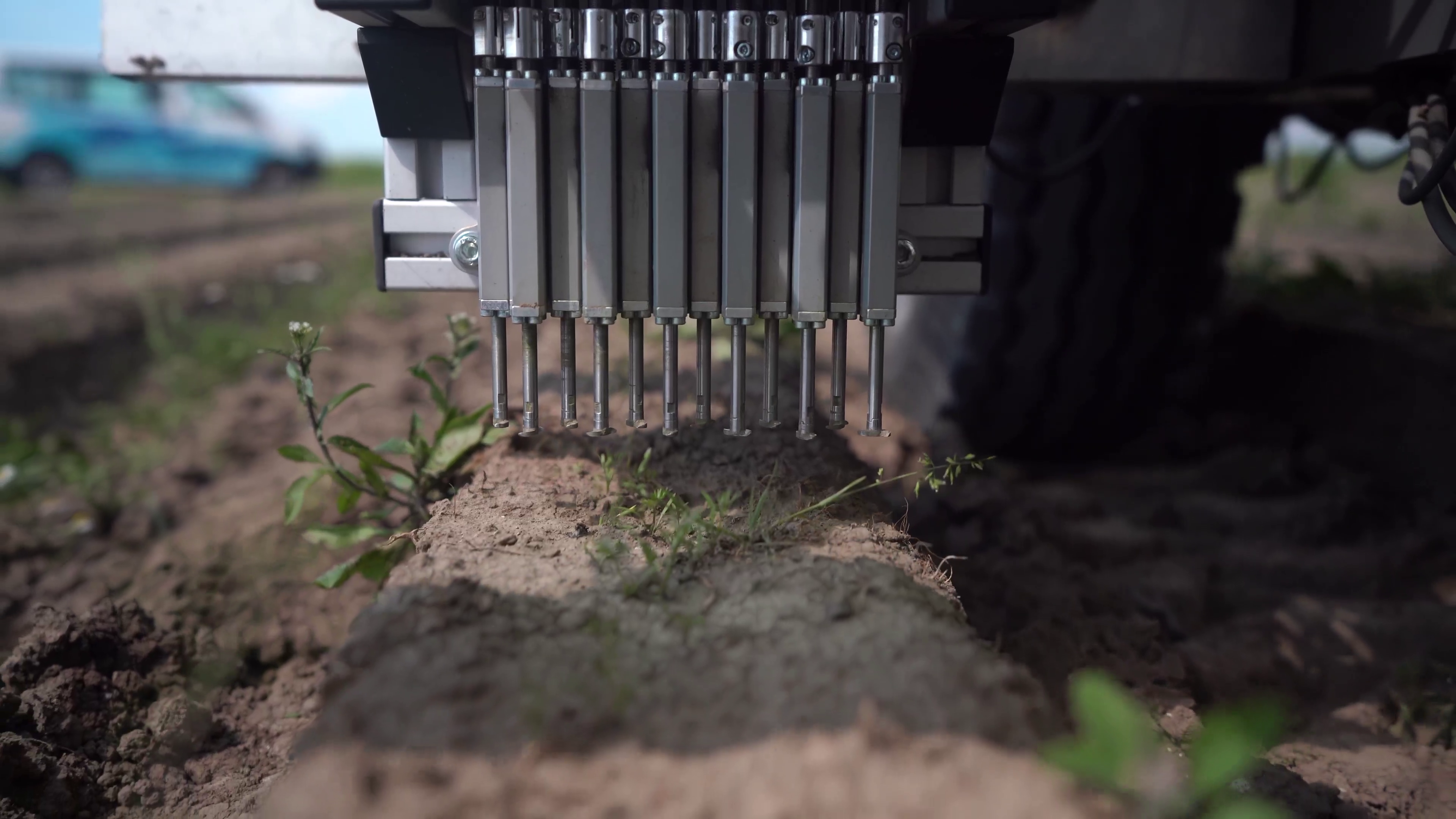 Video von intelligentem Roboter im Einsatz auf dem Feld